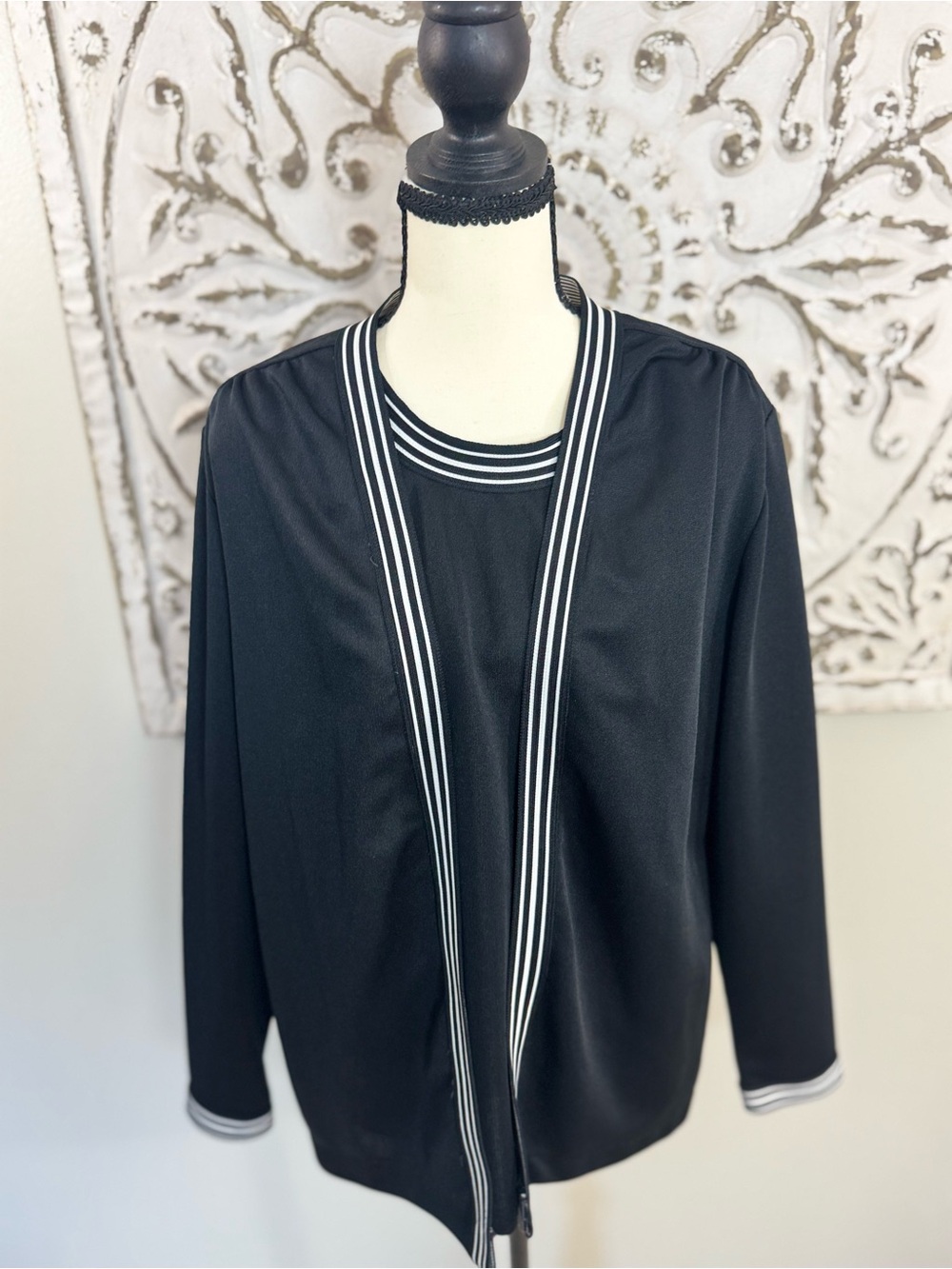 Vintage Black White Stripe Trim 2 Piece Twinset Sleeveless Shell Open Cardigan
